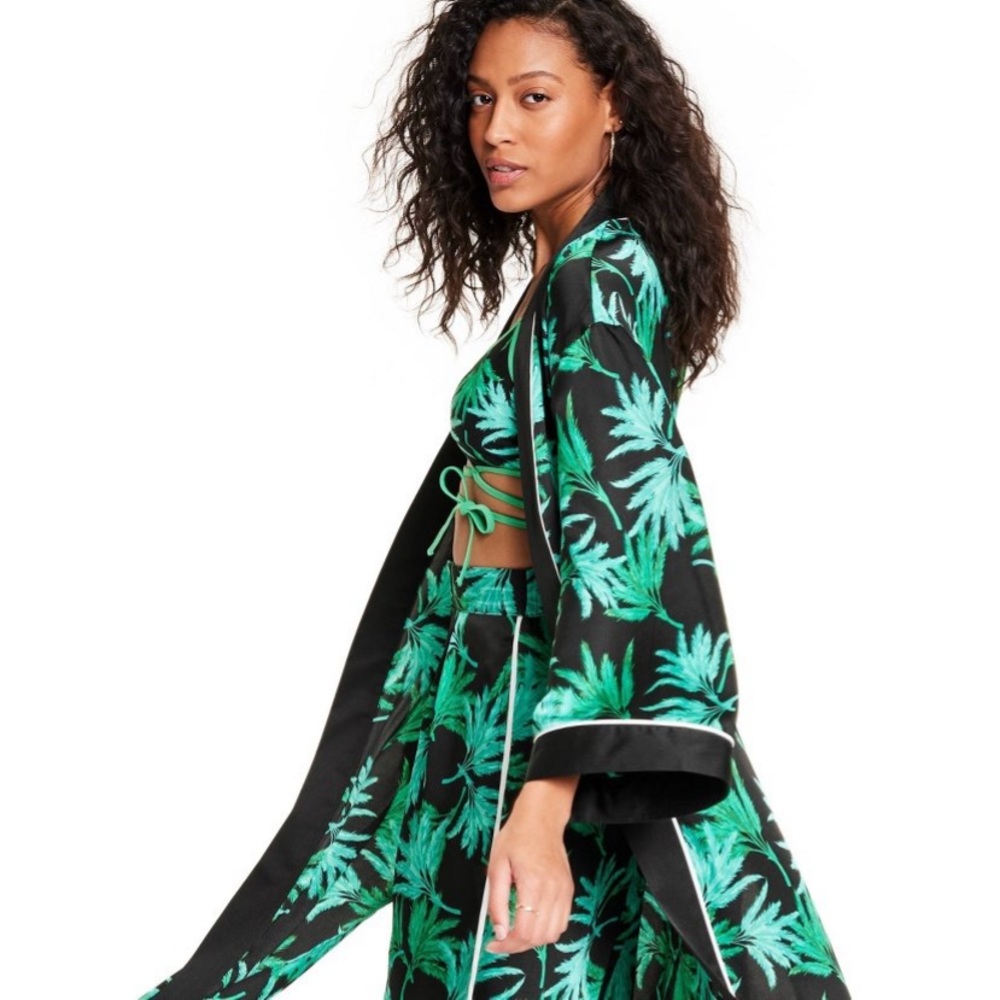 Feathered Palm Print Cover Up Dress
- Fe Noel × Target Black/Green NWT